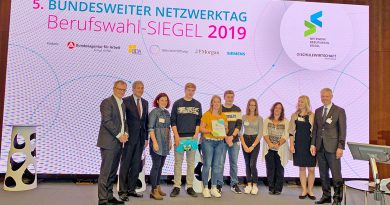 Oberschule Uchte ausgezeichnet als Botschafterschule Berufswahlsiegel Oberschule Uchte ausgezeichnet als Botschafterschule Berufswahlsiegel
