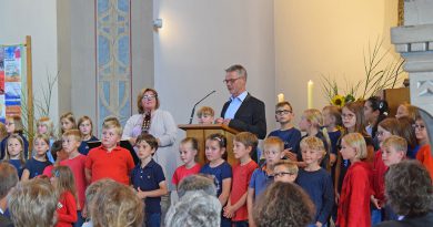 Emotionaler Abschied nach über 46 Jahren – Thomas Wirtz, Kantor der Christuskirche und Kreiskantor, geht in den Ruhestand Emotionaler Abschied nach über 46 Jahren – Thomas Wirtz, Kantor der Christuskirche und Kreiskantor, geht in den Ruhestand