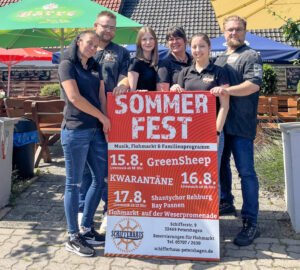 Das Schifferhaus-Team freut sich auf drei Tage Sommerfest im Juli mit Live-Musik und Flohmarkt. Foto: Krischi Meier