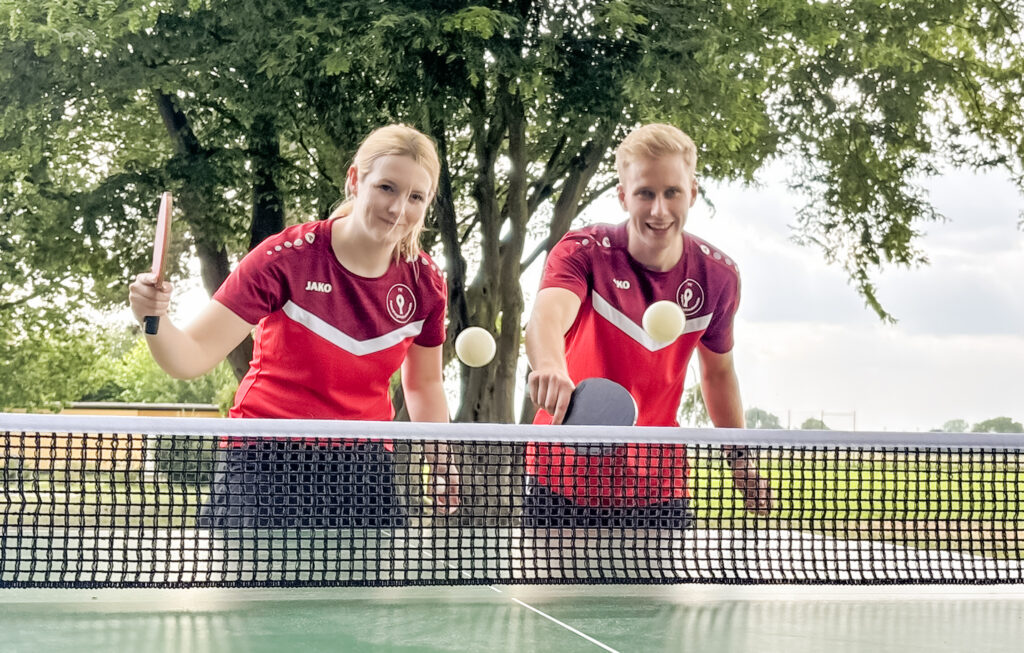 Tischtennis-Fans: Franziska Gruse und Jannik Mielke vom TTC Petershagen/Friedewalde. Foto: Jessica Höffner