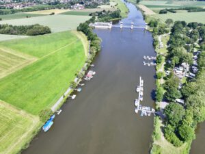 Das Foto zeigt den Weserabschnitt zwischen dem Stauwehr und dem Schiffsanleger Heisterholz, der seit vielen Jahren für Naherholung und Wassersport genutzt wird. Foto: ddm