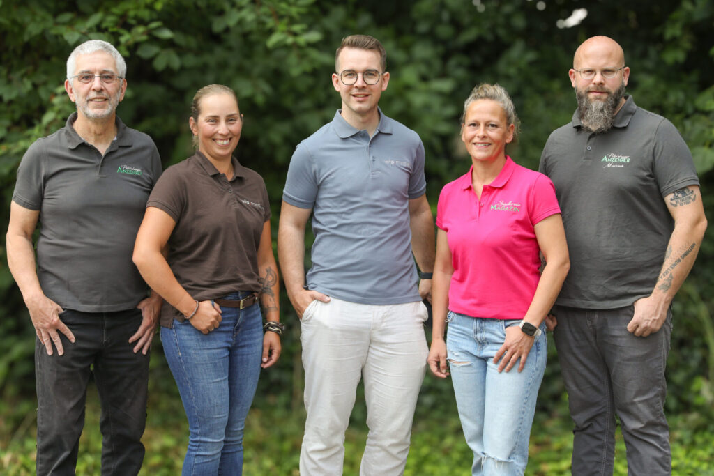 Das Team des Petershäger Anzeigers: Dietmar Meier (v.l.), Laura Harmening-Neumann, Christian "Krischi" Meier, Jessica Höffner und Marcus Schering.
