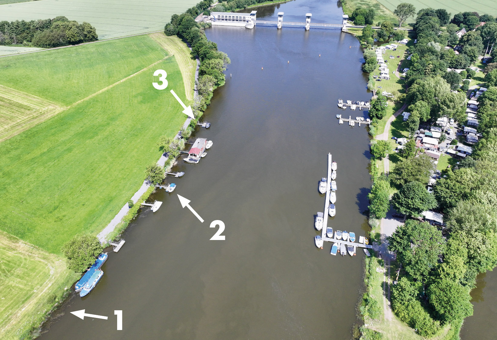 Das Foto zeigt den Weserabschnitt zwischen dem Stauwehr und dem Schiffsanleger Heisterholz, der seit vielen Jahren für Naherholung und Wassersport genutzt wird. Foto: ddm