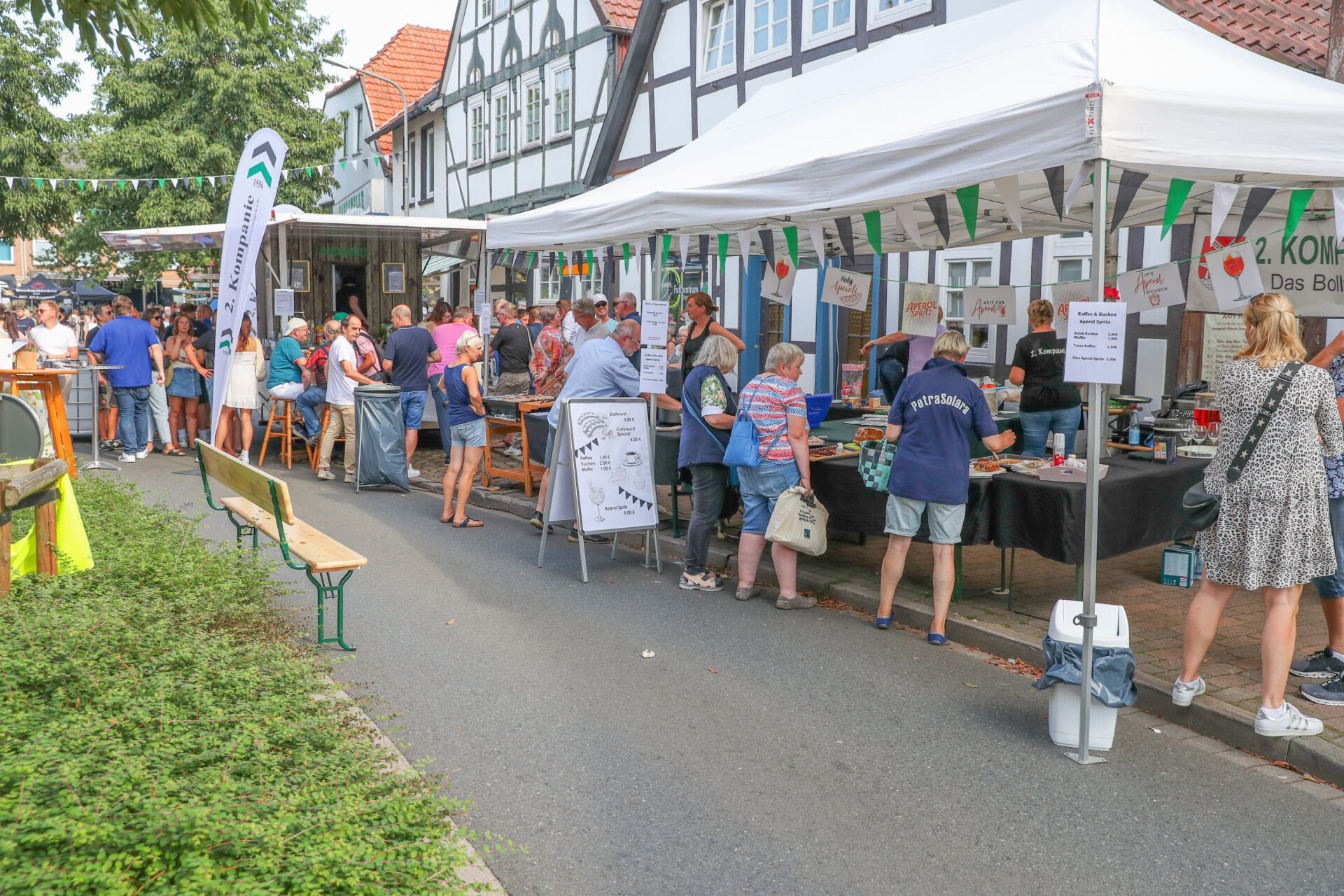 Vereine nutzten das Altstadtfest, um sich mit eigenen Ständen zu präsentieren. Foto: Krischi Meier