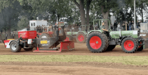 Den Treckern und Maschinen wurde beim Trecker Treck in Bohnhorst viel abverlangt. Foto: ddm