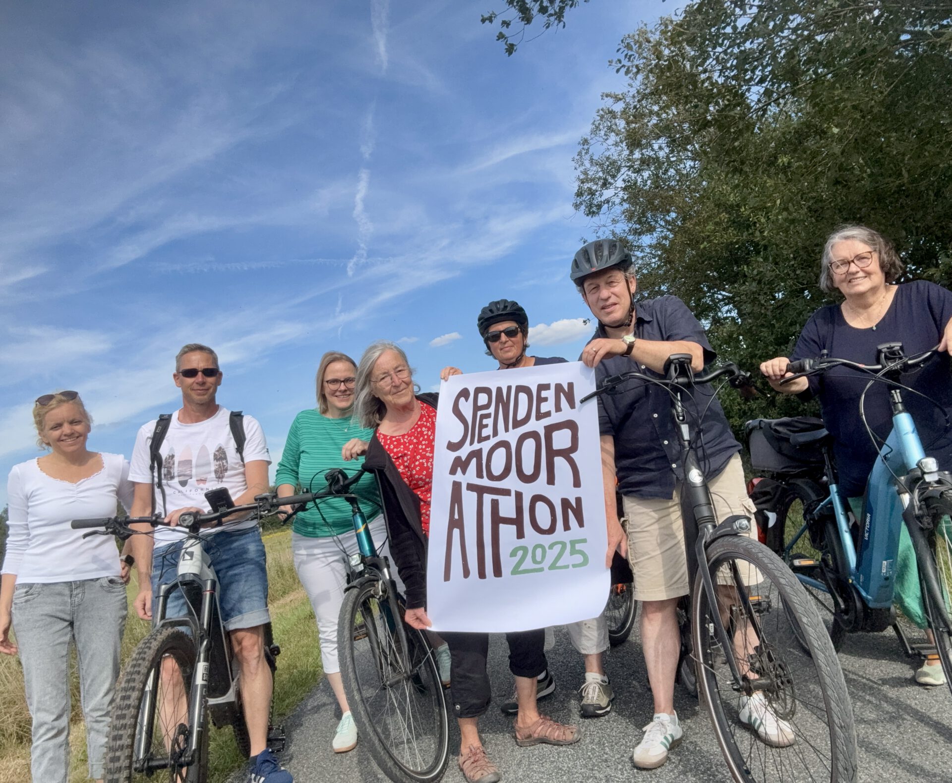 Anfang September stand der Spenden-Moorathon auf dem Programm - eine 40 Kilometer lange Radtour rund ums Uchter Moor. Foto: privat