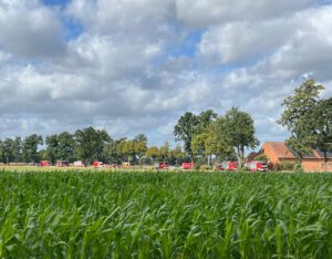 Ein Großaufgebot ist derzeit in Ovenstädt im Einsatz. Foto: Krischi Meier