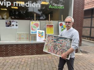 Kunst im Schaufenster: Werke von Axel Badstübner. Foto: kri