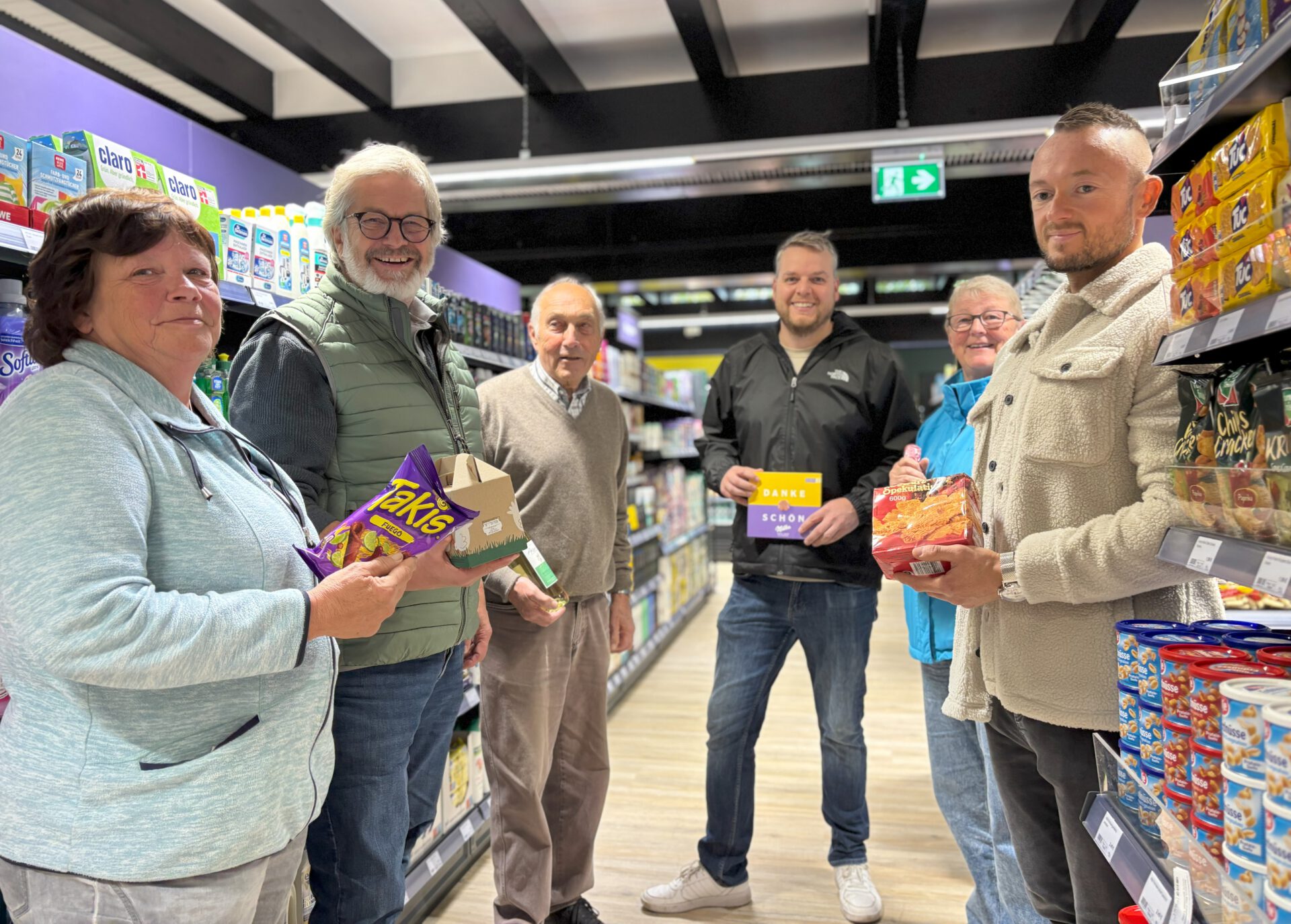 Freuen sich auf die Enso-Eröffnung in Warmsen: Karin von Behrens, Karsten Heineking, Dr. Günter Strobach, Julian Schäfer, Erika Brückner und Florian Eritt (von links). Foto: Jessica Höffner
