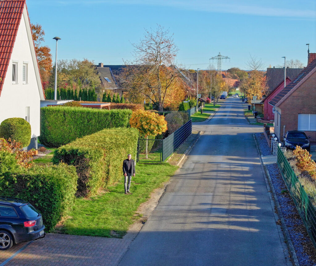 Heiner Müller, Vorsitzender der IG Gerechte Messstellen und FDP Ratsmitglied, an der Messstelle Quetzer Timpen. Foto: Dietmar Meier