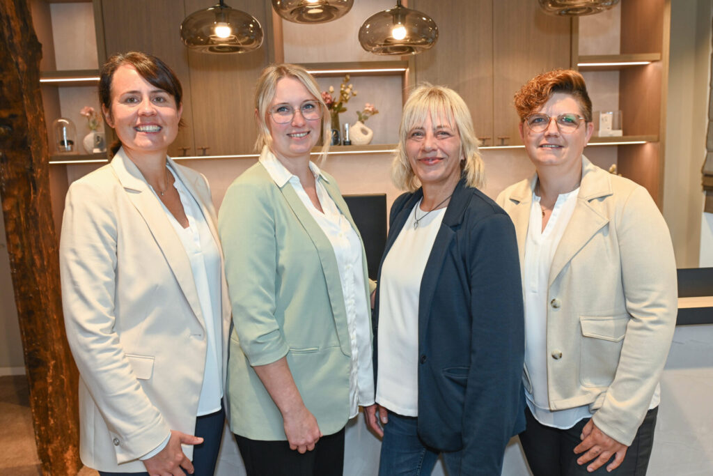 Das Team: Inhaberin Charlotte Bölling (v.l.), Daniela Rudolph, Barbara Pischke und Nicole Wittemeier. Foto: Krischi Meier