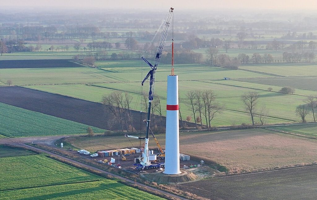 Nach dem Vorbild des im Bau befindlichen Bürgerwindparks in Wagenfeld möchte die KWP östlich von Holzhausen einen weiteren Windpark errichten. Foto: ddm