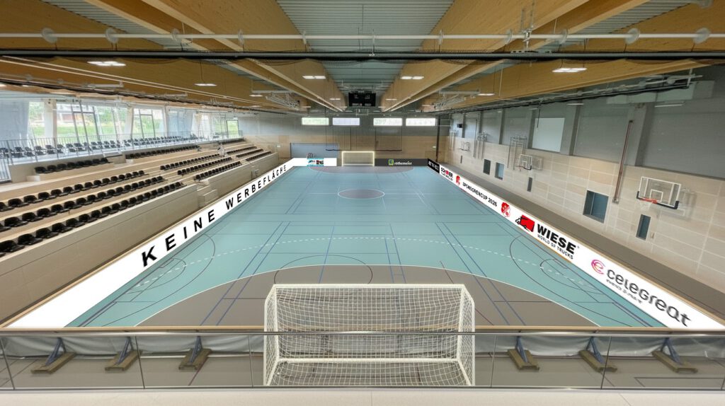 RW Maaslingen trägt seinen Sponsorencup in der neuen Weser-Halle aus - inklusive Rundumbande. Foto: RW Maaslingen