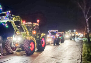 Am 20. Dezember rollen die beleuchteten Trecker wieder. Fotos: privat
