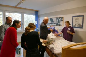 Dank einer Kooperation mit dem Haus Bethesda der Diakonie Stiftung Salem erhalten angehende Atem-, Sprech- und Stimmlehrkräfte besondere Einblicke in die Praxis. Foto: Diakonie Stiftung Salem