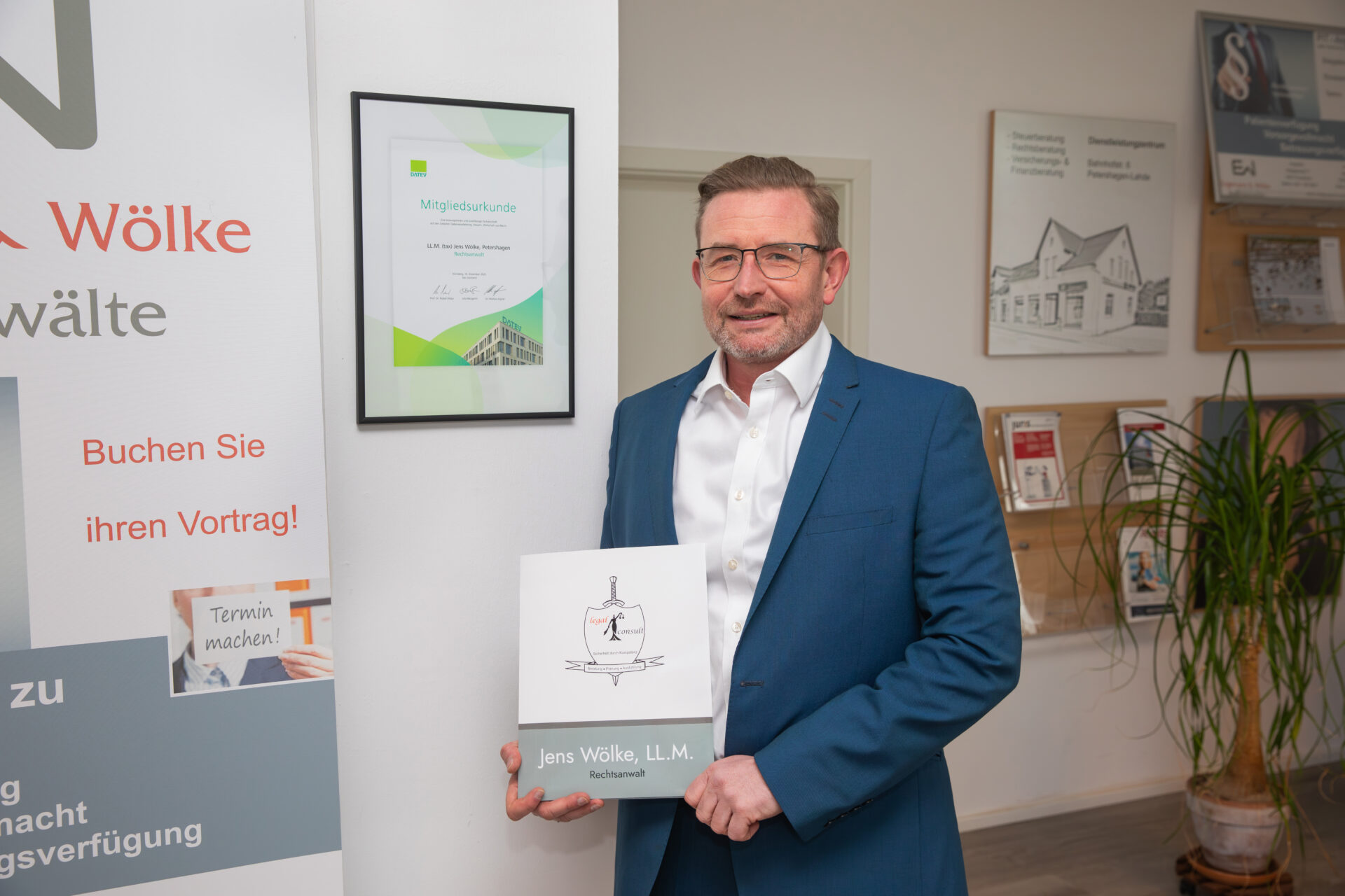 Mit „Legal Consult“ berät Rechtsanwalt Jens Wölke Unternehmen und Privatpersonen gleichermaßen. Fotos: Krischi Meier