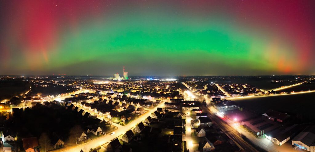 Faszinierendes Farbspiel über Lahde- aufgenommen mit der Drohne. Foto: Krischi Meier