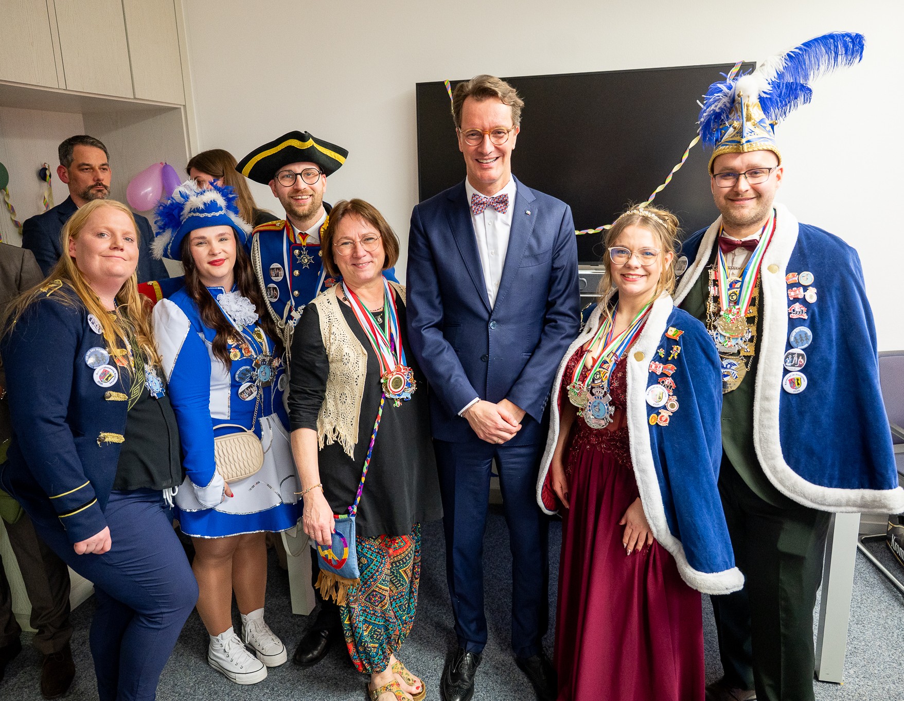 Der OKV im Landtag mit Bianca Winkelmann und NRW-Ministerpräsident Hendrik Wüst. Foto: privat