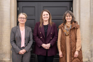 Nicole von Einem (v.l.), Sabrina Zientek (Regionalgeschäftsführerin AMEOS West), Monika Ziemek. Foto: privat