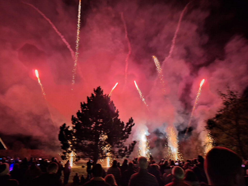 Feuerwerk statt Osterfeuer: Am 4. April feiert Quetzen wieder. Foto: privat