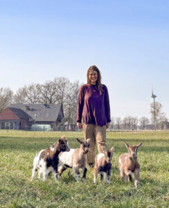 Idylle pur auf dem Hof von Madeleine Meixner. Foto: Jessica Höffner