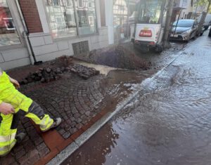 Der Wasserrohrbruch in Petershagen. Foto: Stadtwerke Petershagen