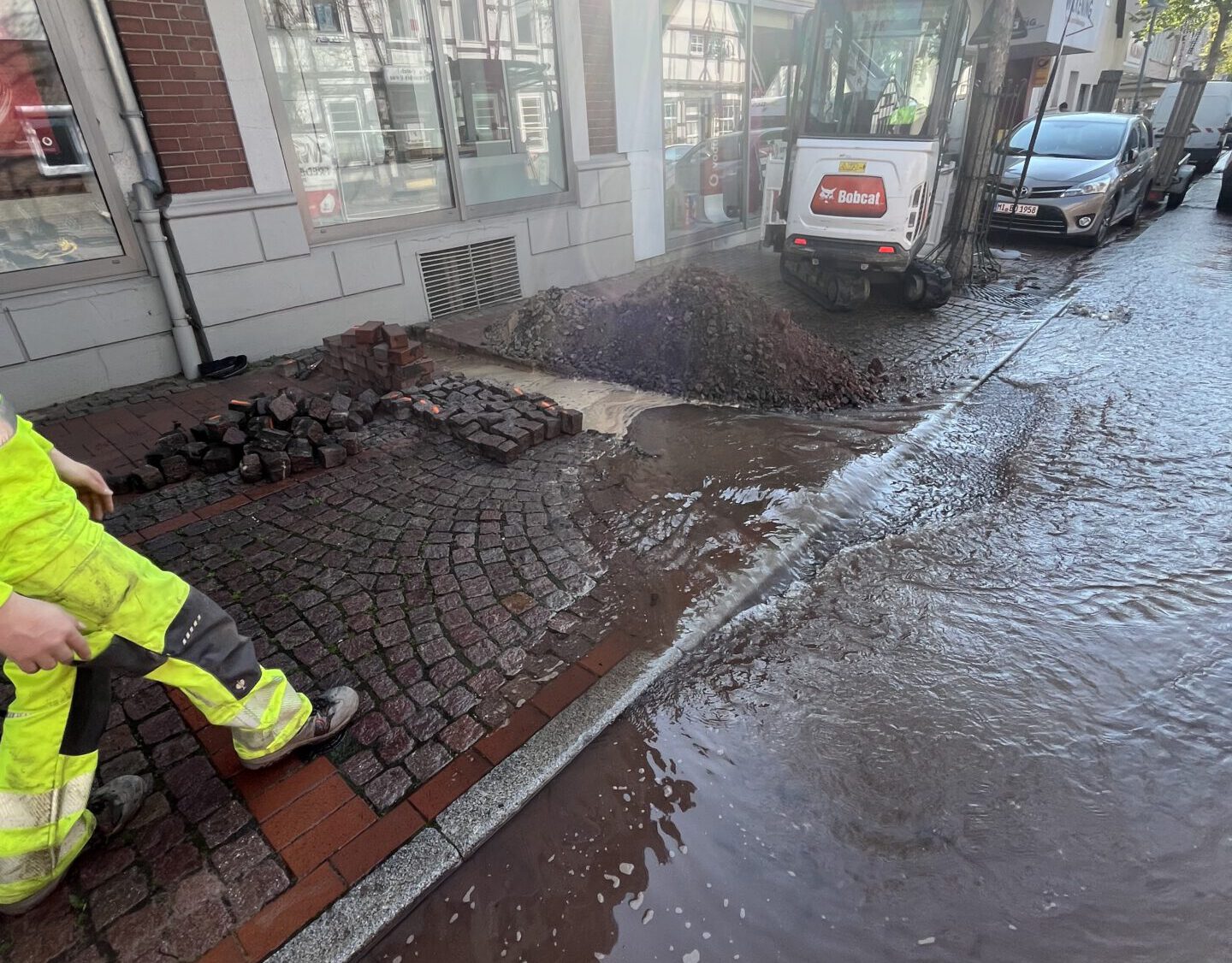 Der Wasserrohrbruch in Petershagen. Foto: Stadtwerke Petershagen