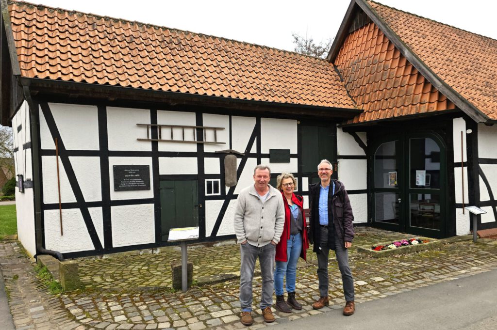 Moderator Frank Suchland, Susanne Huxoll und Christian Döhler (von links). Foto: Stadt Petershagen