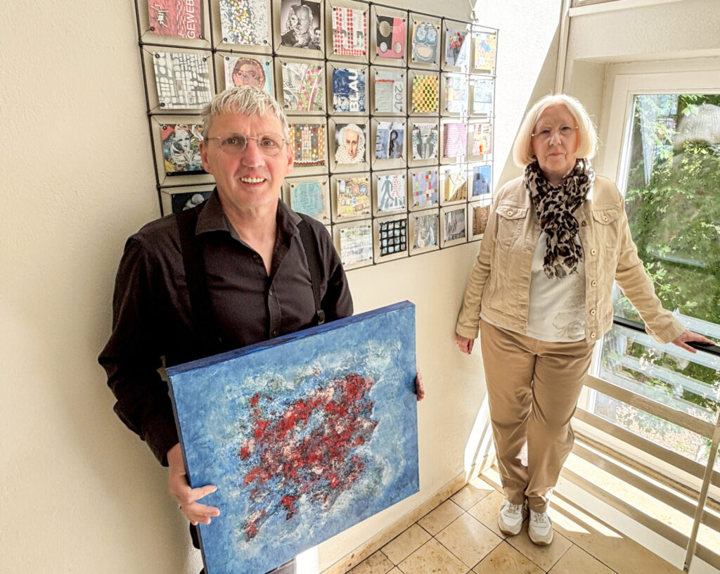 Die Künstler Jens Ruhe und Marita Volkening stellen ihre Werke derzeit im Rathaus in Petershagen aus. Foto: Jessica Höffner