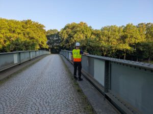 Die Brücke in Lahde kann künftig für Fahrzeuge mit einem tatsächlichen Gesamtgewicht von 16 Tonnen freigegeben werden. Foto: WSA Weser