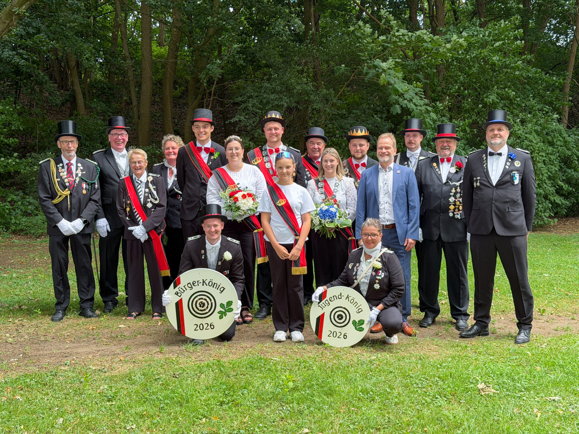 Die Geehrten beim offiziellen Empfang zum Bürgerschützenfest in Ilse. Fotos: Krischi Meier