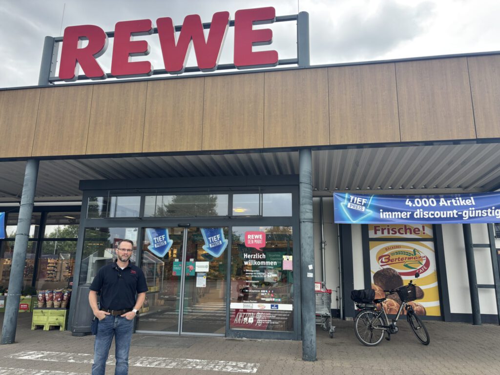 Nico Bornkamp, Marktleiter des Rewe-Marktes in Petershagen. Foto: Jessica Höffner