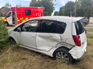 Die Fahrerin des Mitsubishi zog sich beim Unfall Verletzungen zu. Foto: Polizei Minden-Lübbecke