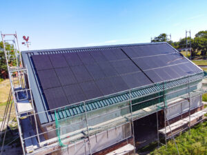 Photovoltaikanlagen in Verbindung mit einem Stromspeicher ermöglichen einen hohen Eigenverbrauch des selbst erzeugten Solarstroms und sorgen für mehr Unabhängigkeit. Foto: Elektro Schmidt