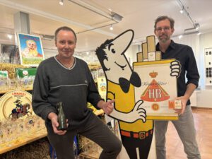 Sammler aus Leidenschaft: Bernd Volmerding (links) und Eckhard Dera. Foto: Jessica Höffner