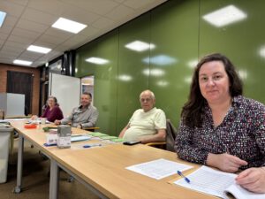 Die Wahlhelfer in der Grundschule Uchte. Foto: Jessica Höffner